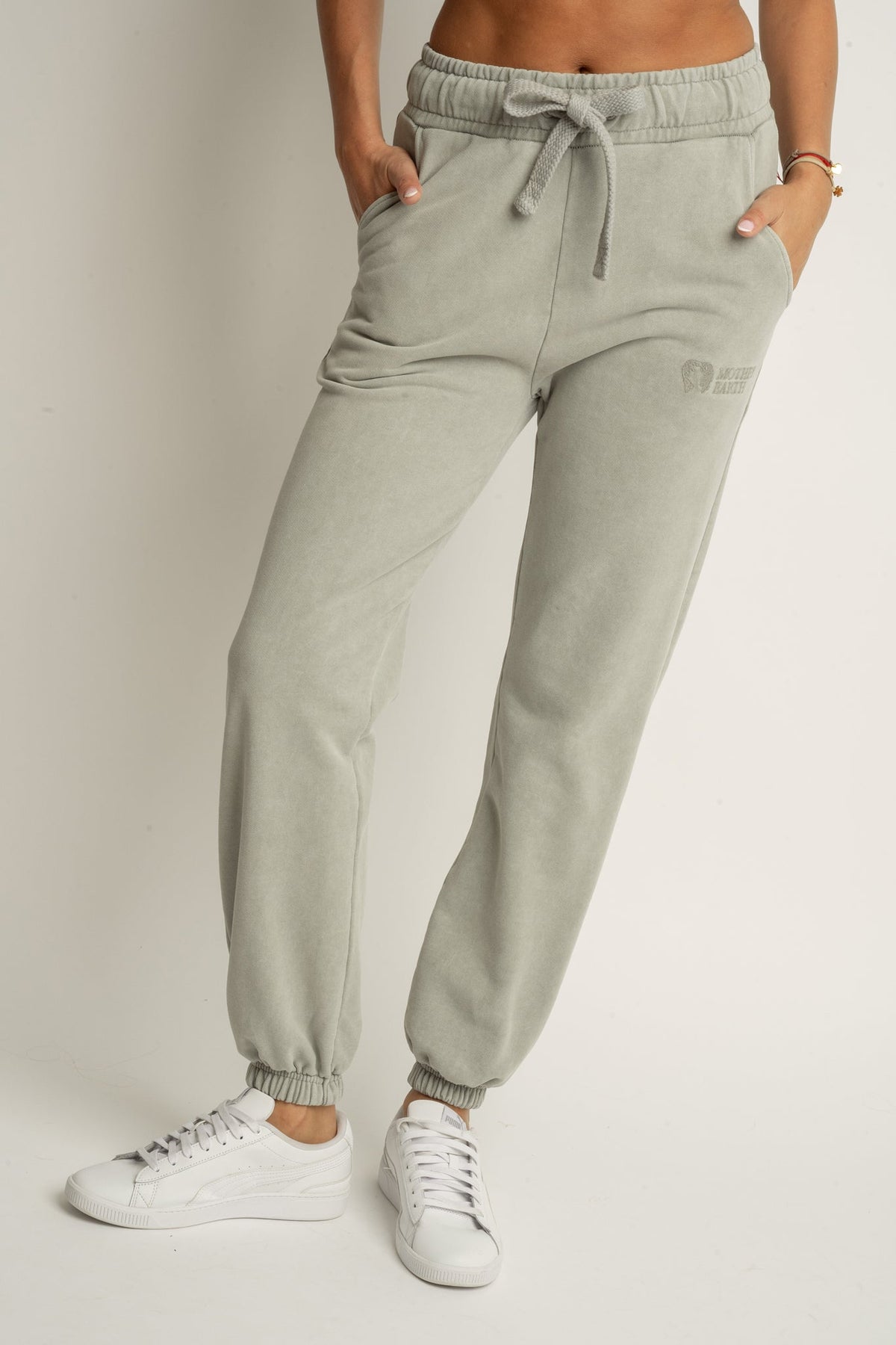 REGULAR FIT WASHED EFFECT JOGGERS - OLIVE - LAHTI