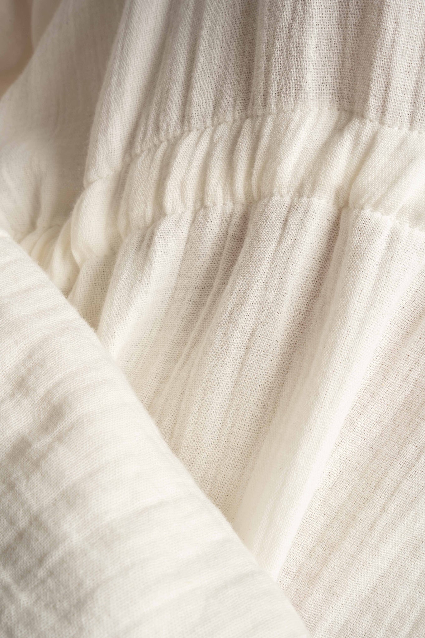 DAMSKA KOSZULA MUSLINOWA ZE SZNURKIEM ECRU - AGLAJA