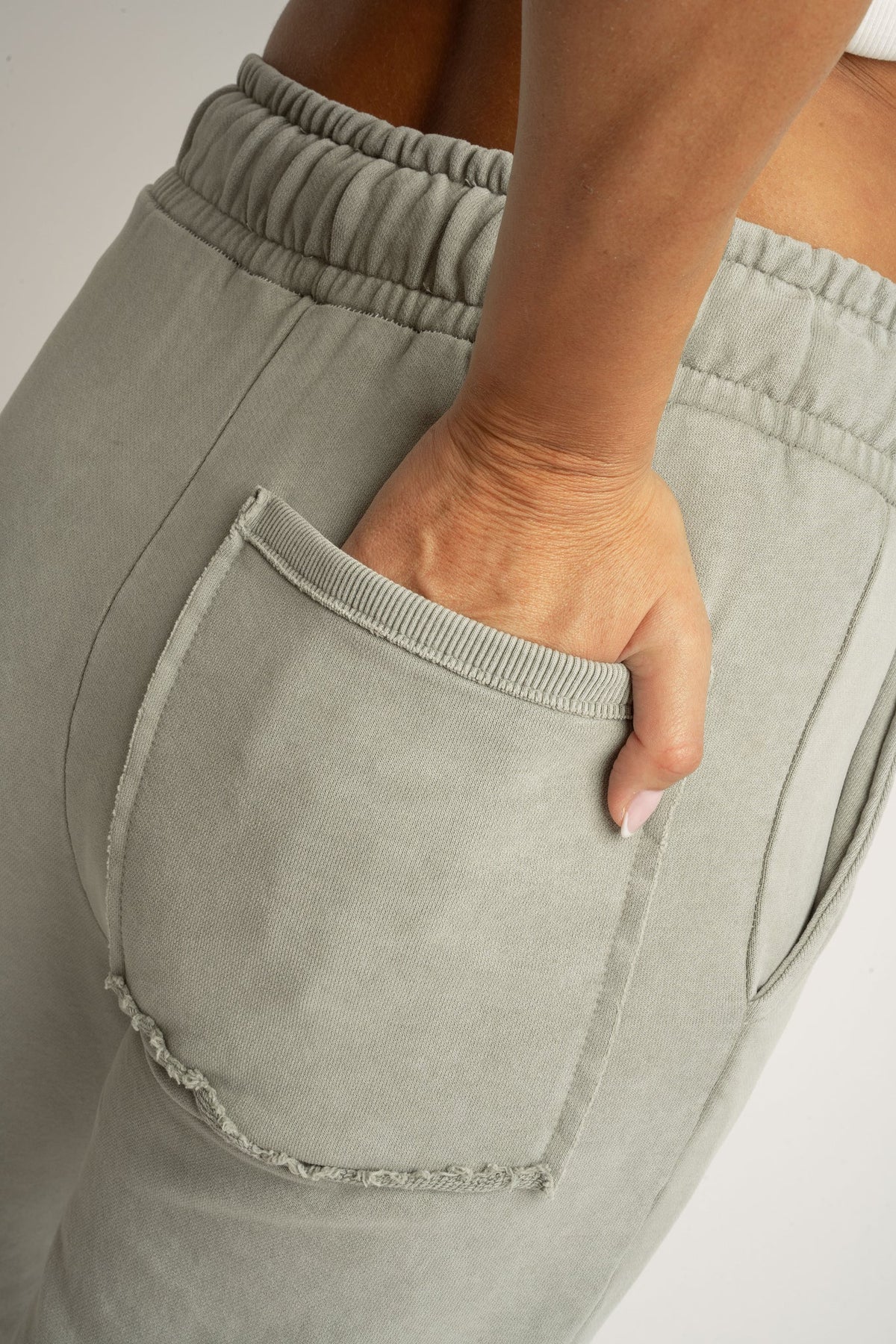 REGULAR FIT WASHED EFFECT JOGGERS - OLIVE - LAHTI