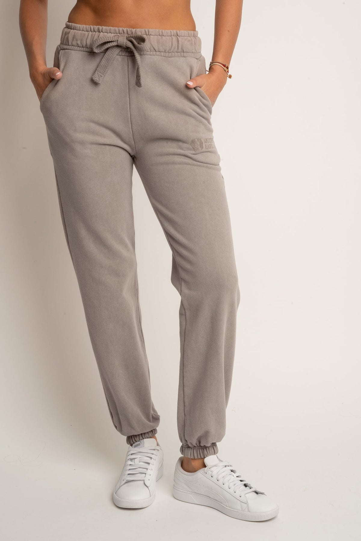 SPODNIE DRESOWE REGULAR FIT Z EFEKTEM WASHED MOCCA - LAHTI