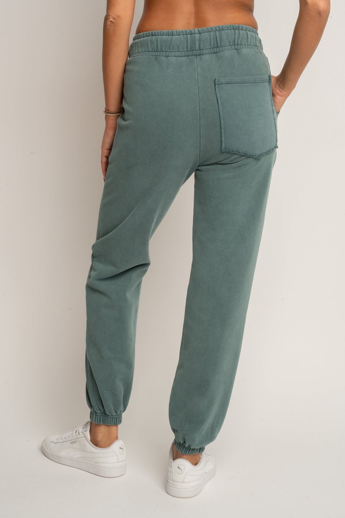 SPODNIE DRESOWE REGULAR FIT Z EFEKTEM WASHED ZIELONE - LAHTI