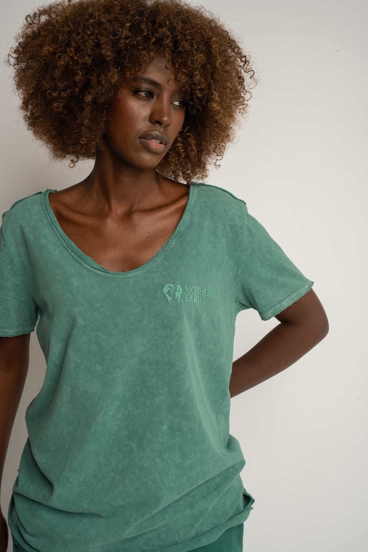 T-SHIRT Z EFEKTEM WASHED ZIELONY - SEINE