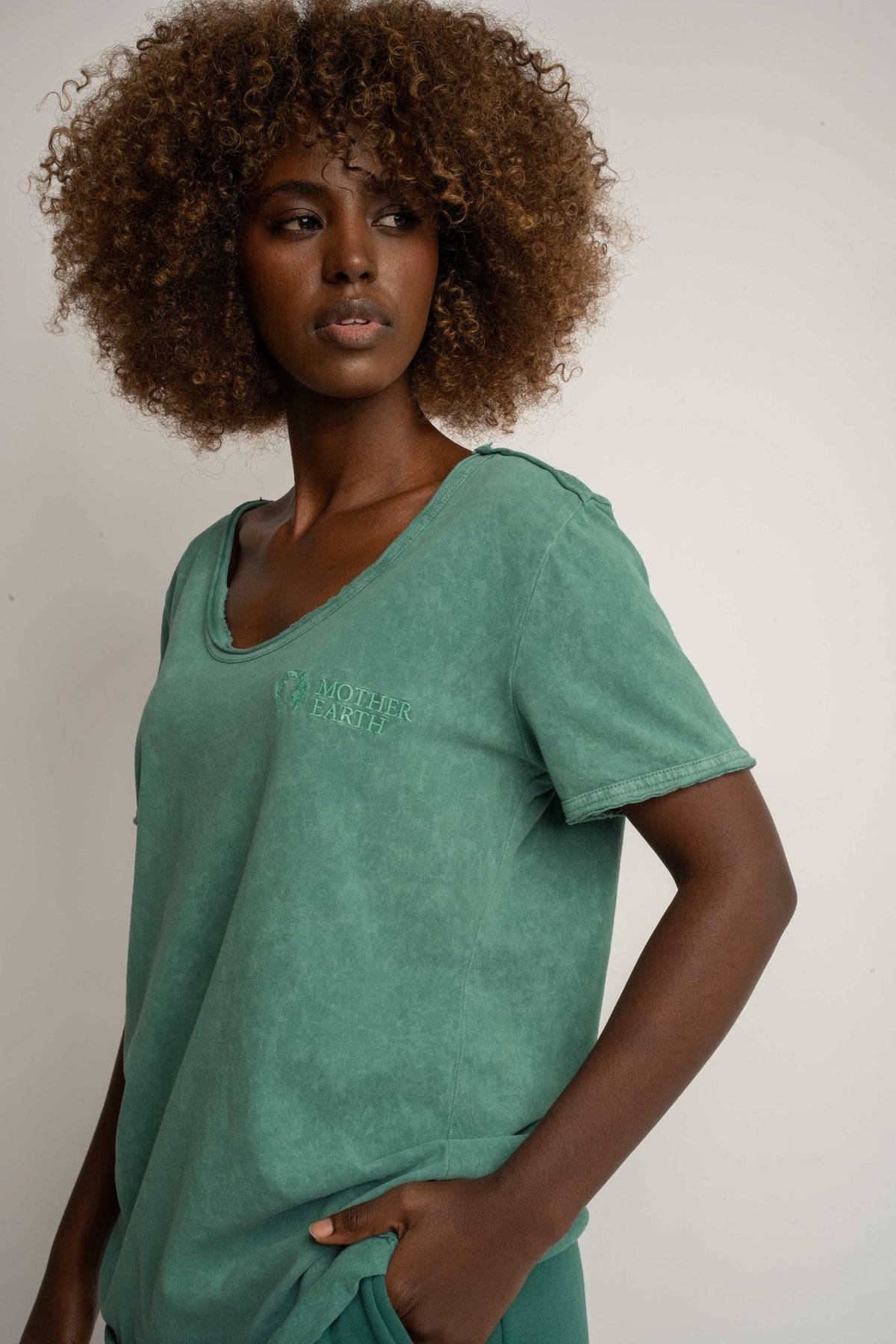 T-SHIRT Z EFEKTEM WASHED ZIELONY - SEINE