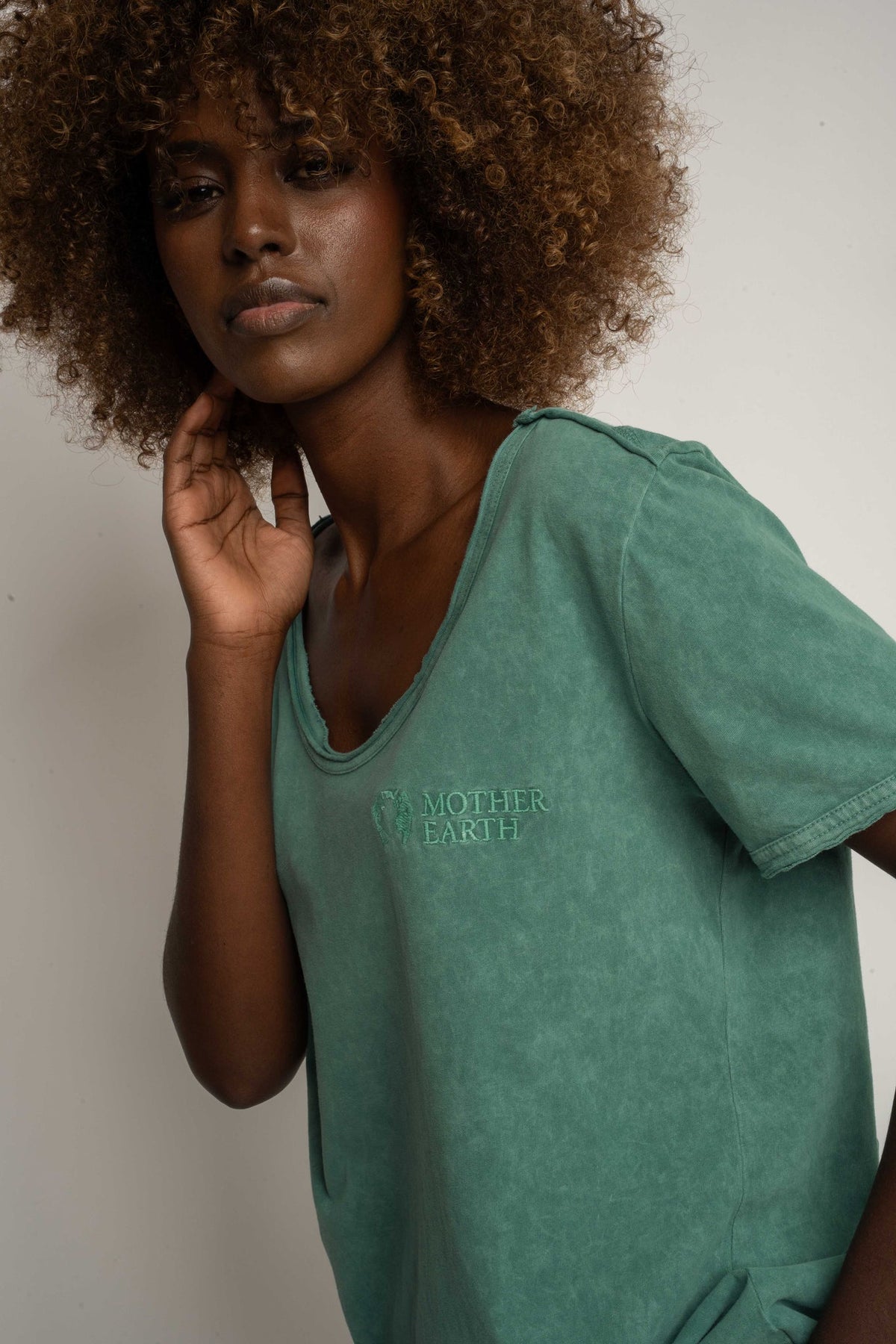 T-SHIRT Z EFEKTEM WASHED ZIELONY - SEINE