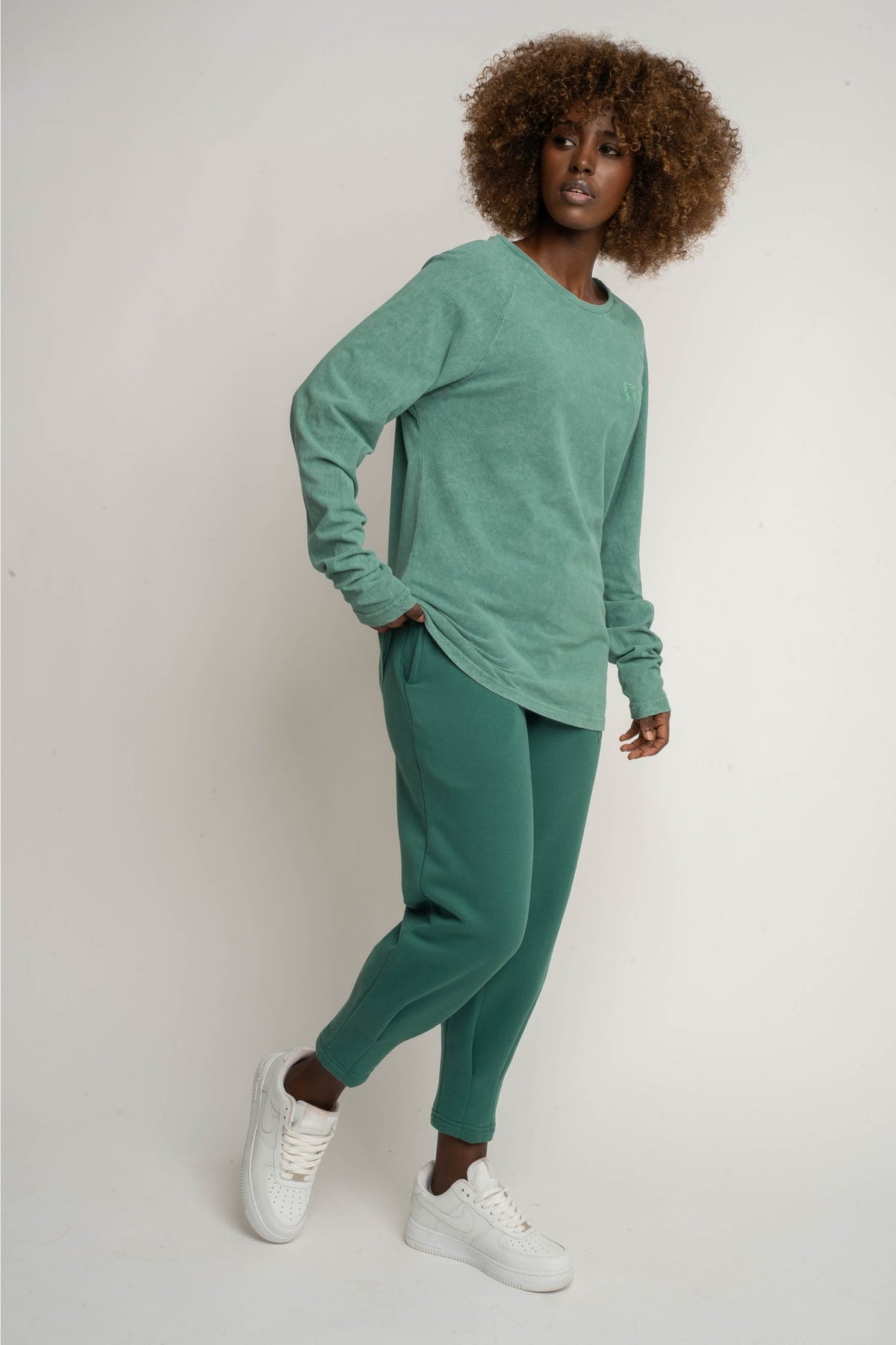 BLUZKA DAMSKA Z EFEKTEM WASHED ZIELONA - RHINE