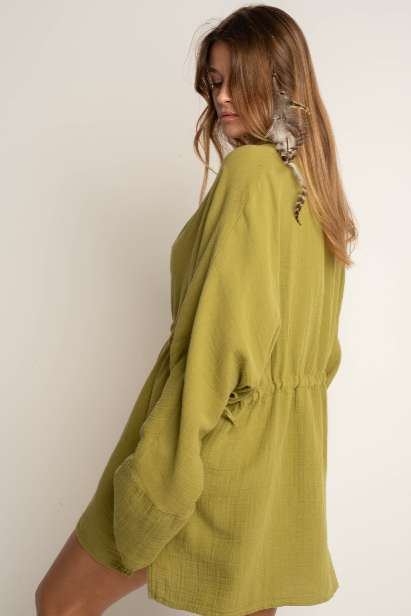 DAMSKA KOSZULA MUSLINOWA ZE SZNURKIEM ZIELONA- AGLAJA