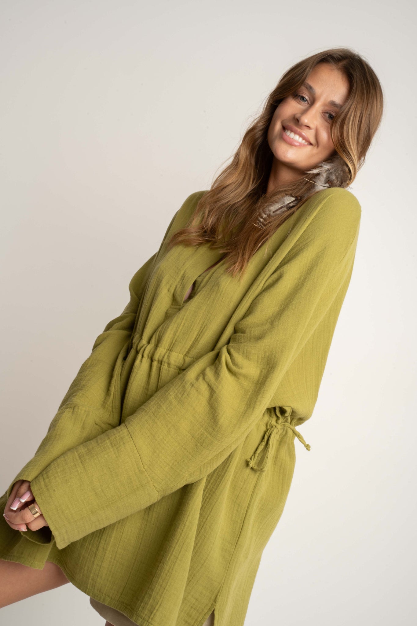 DAMSKA KOSZULA MUSLINOWA ZE SZNURKIEM ZIELONA- AGLAJA