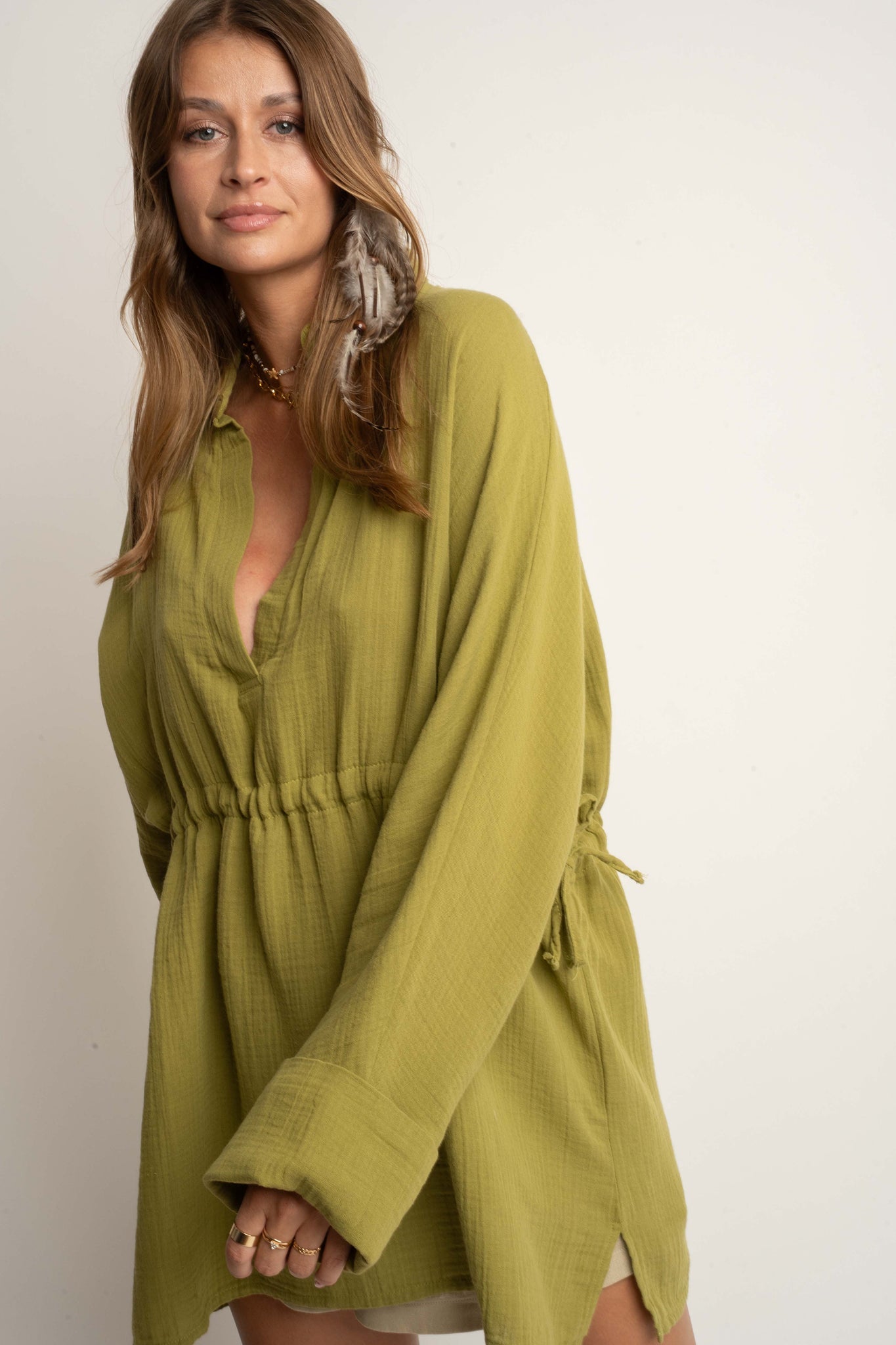 DAMSKA KOSZULA MUSLINOWA ZE SZNURKIEM ZIELONA- AGLAJA