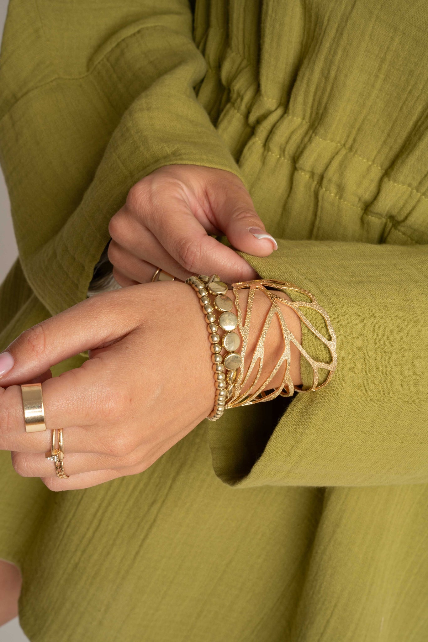 DAMSKA KOSZULA MUSLINOWA ZE SZNURKIEM ZIELONA- AGLAJA