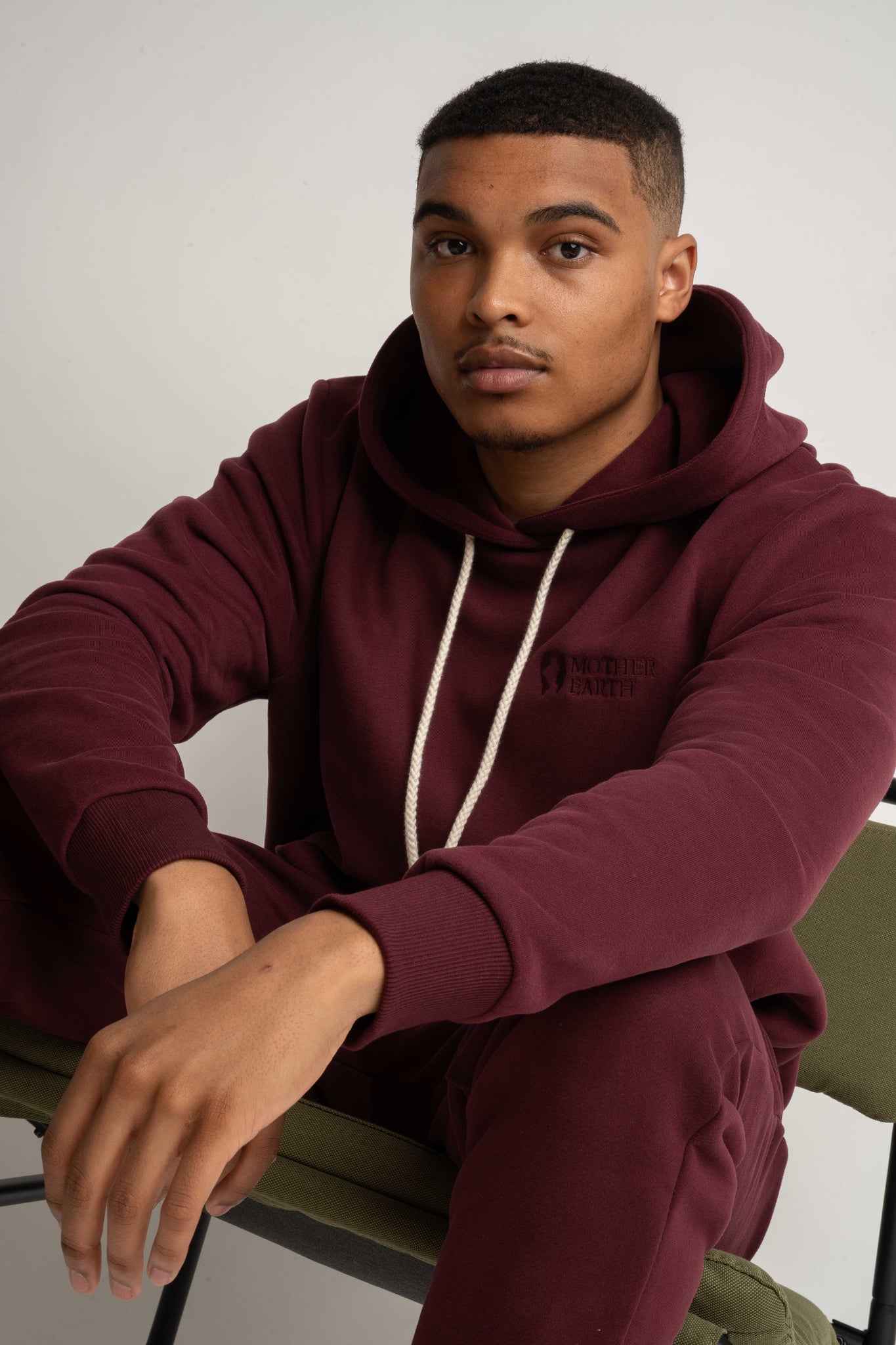 MĘSKA BLUZA Z KAPTUREM BORDOWA - ASTON