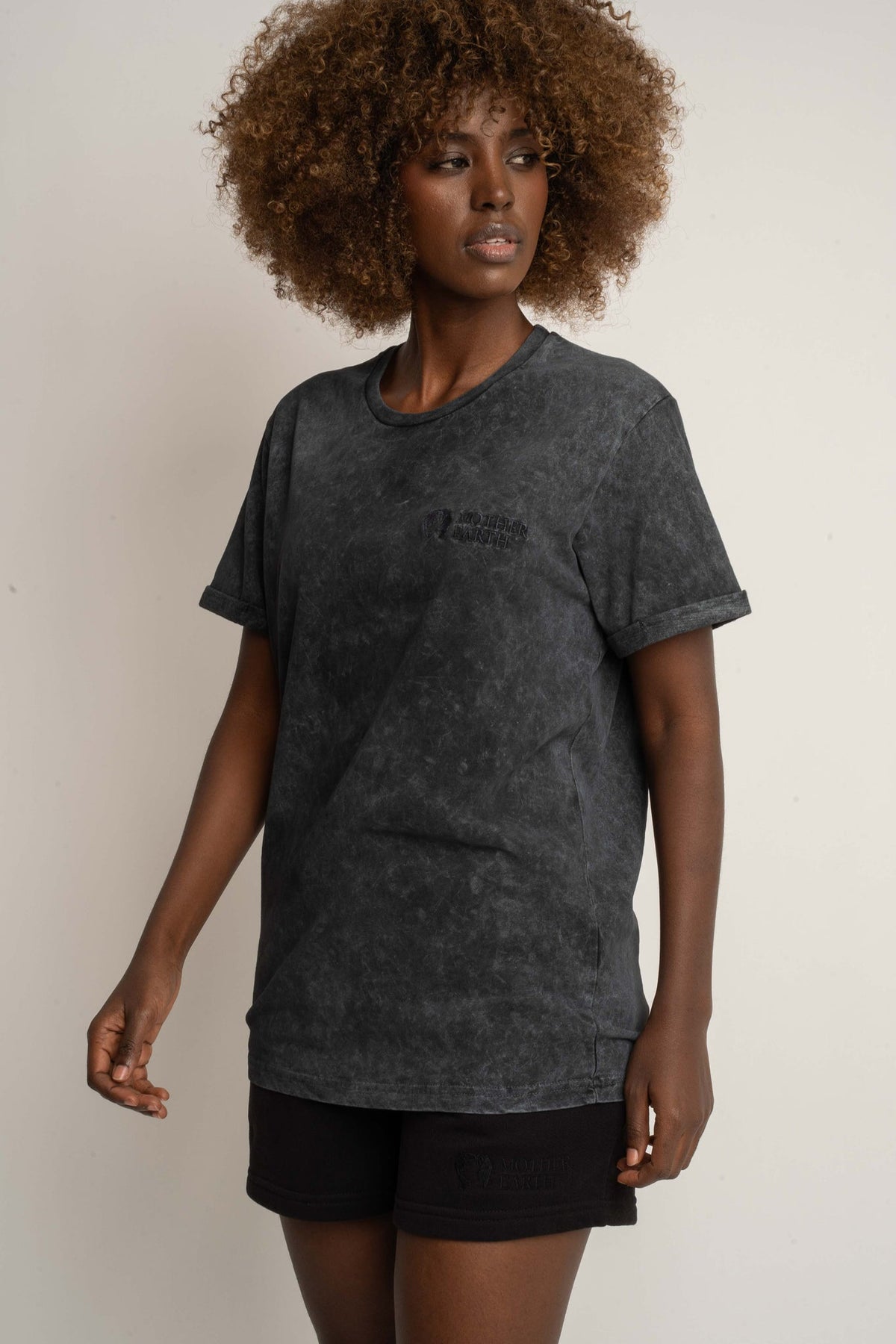 T-SHIRT Z EFEKTEM WASHED CZARNY - MOJAVE