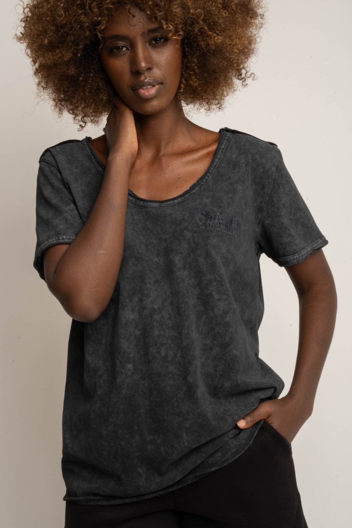 T-SHIRT Z EFEKTEM WASHED CZARNY - SEINE