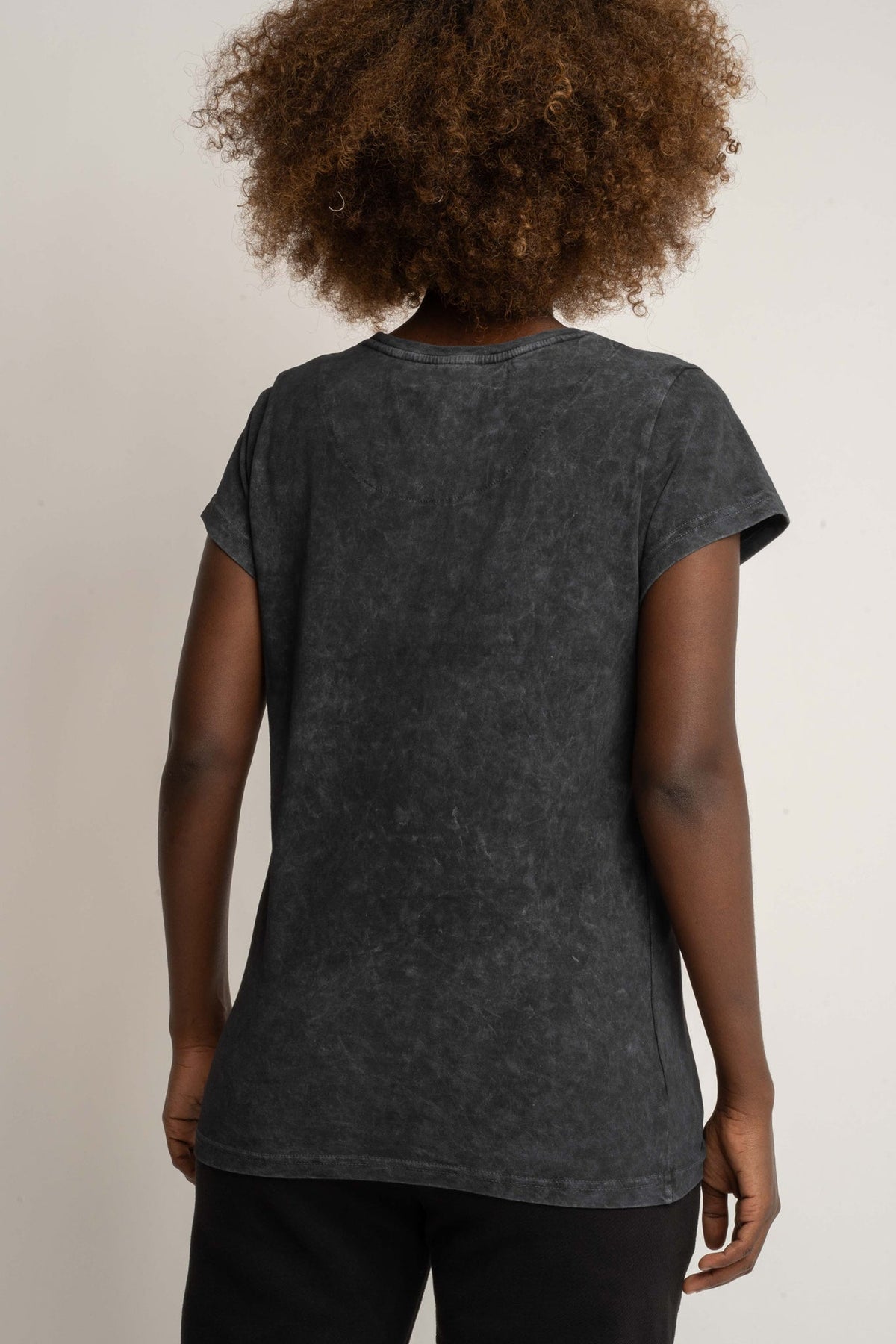 T-SHIRT Z EFEKTEM WASHED CZARNY - YUKON