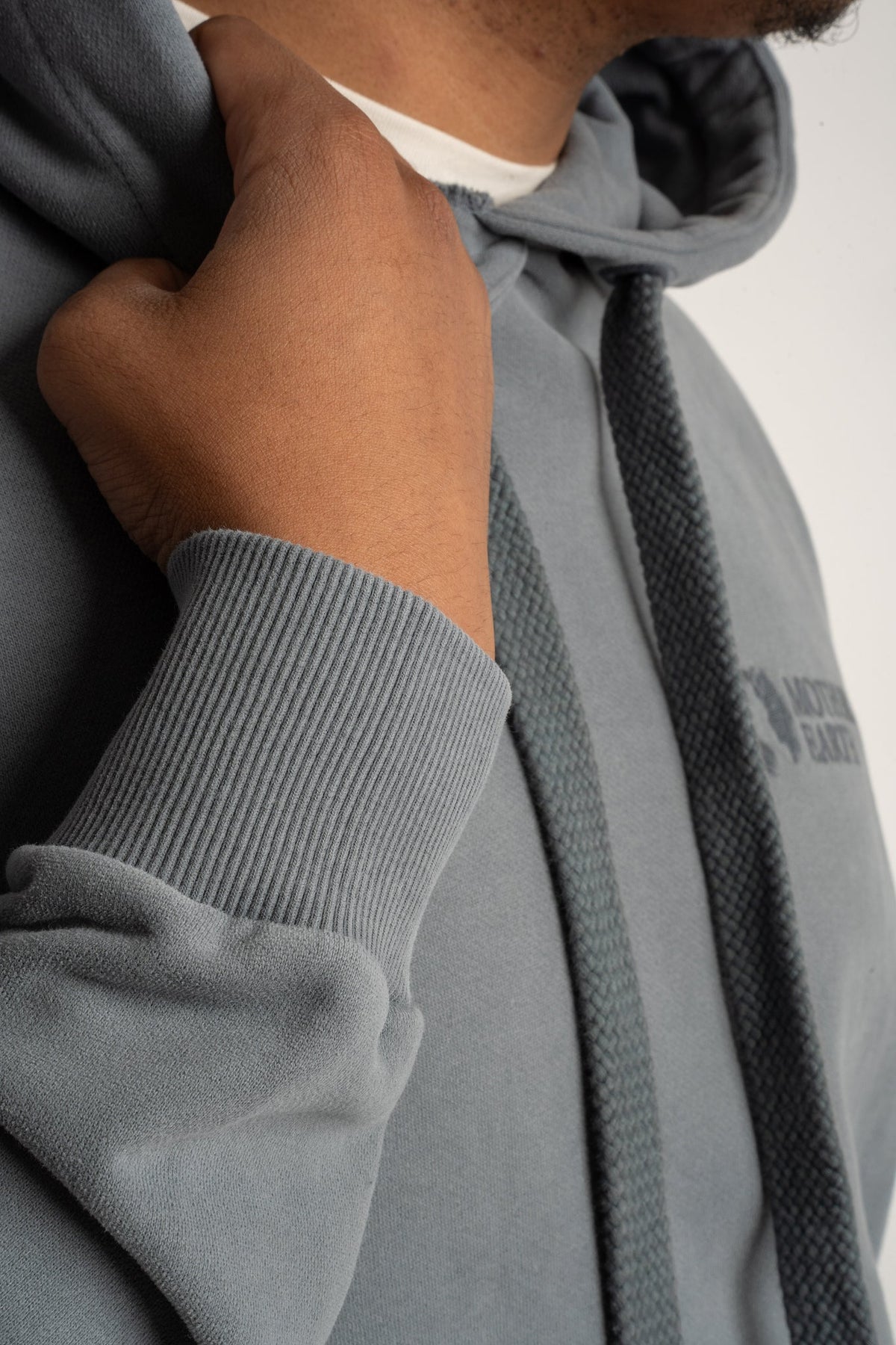 BLUZA MĘSKA Z KAPTUREM Z EFEKTEM WASHED ANTRACYTOWA - AARHUS
