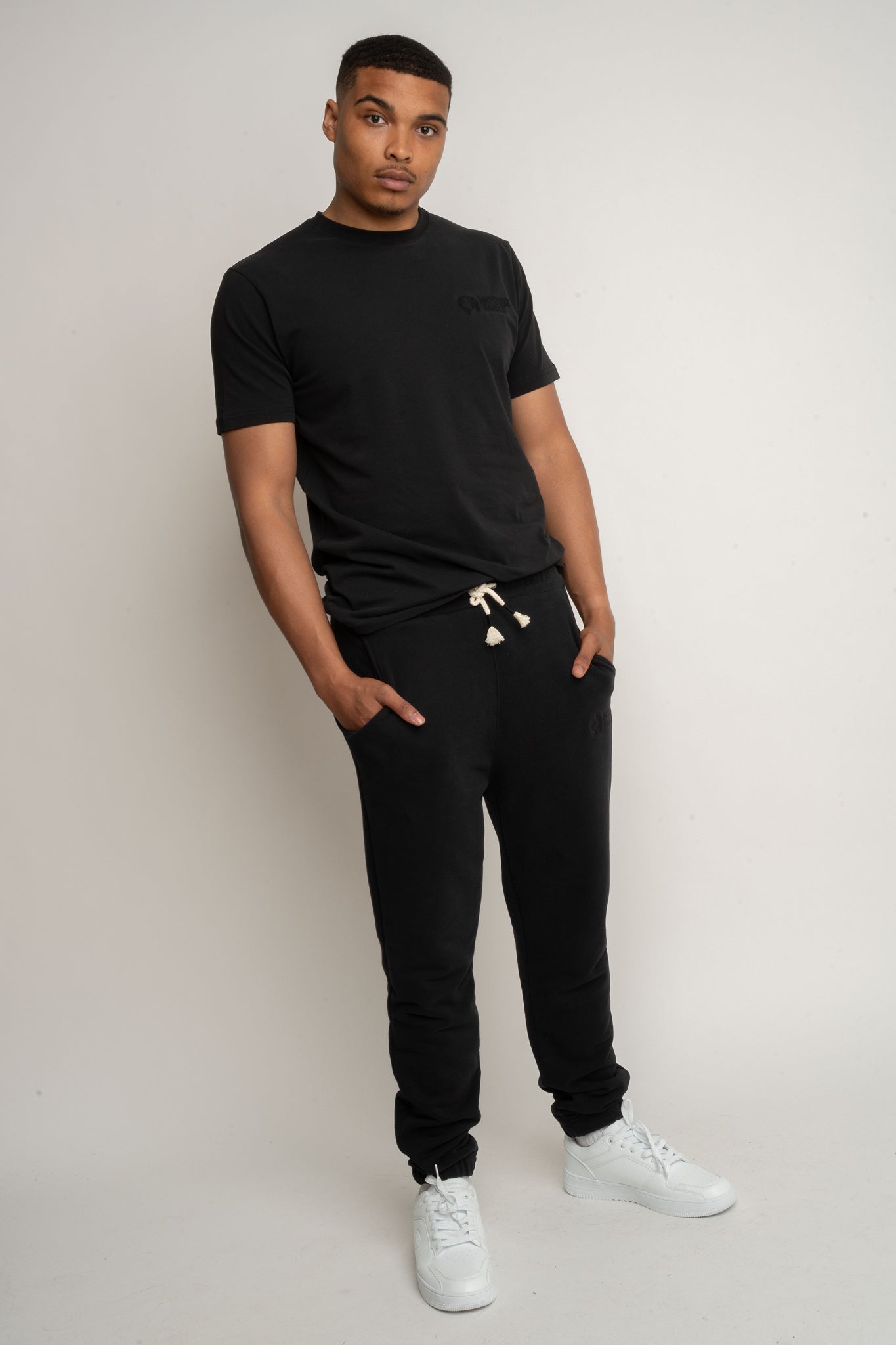 T-SHIRT MĘSKI CZARNY - EVEREST