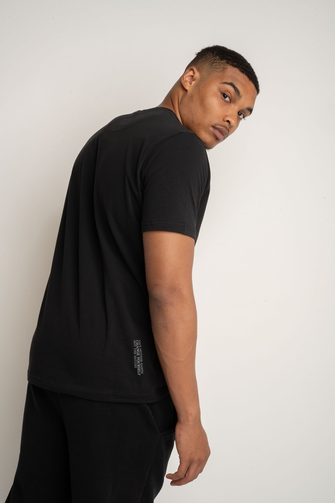 T-SHIRT MĘSKI CZARNY - EVEREST