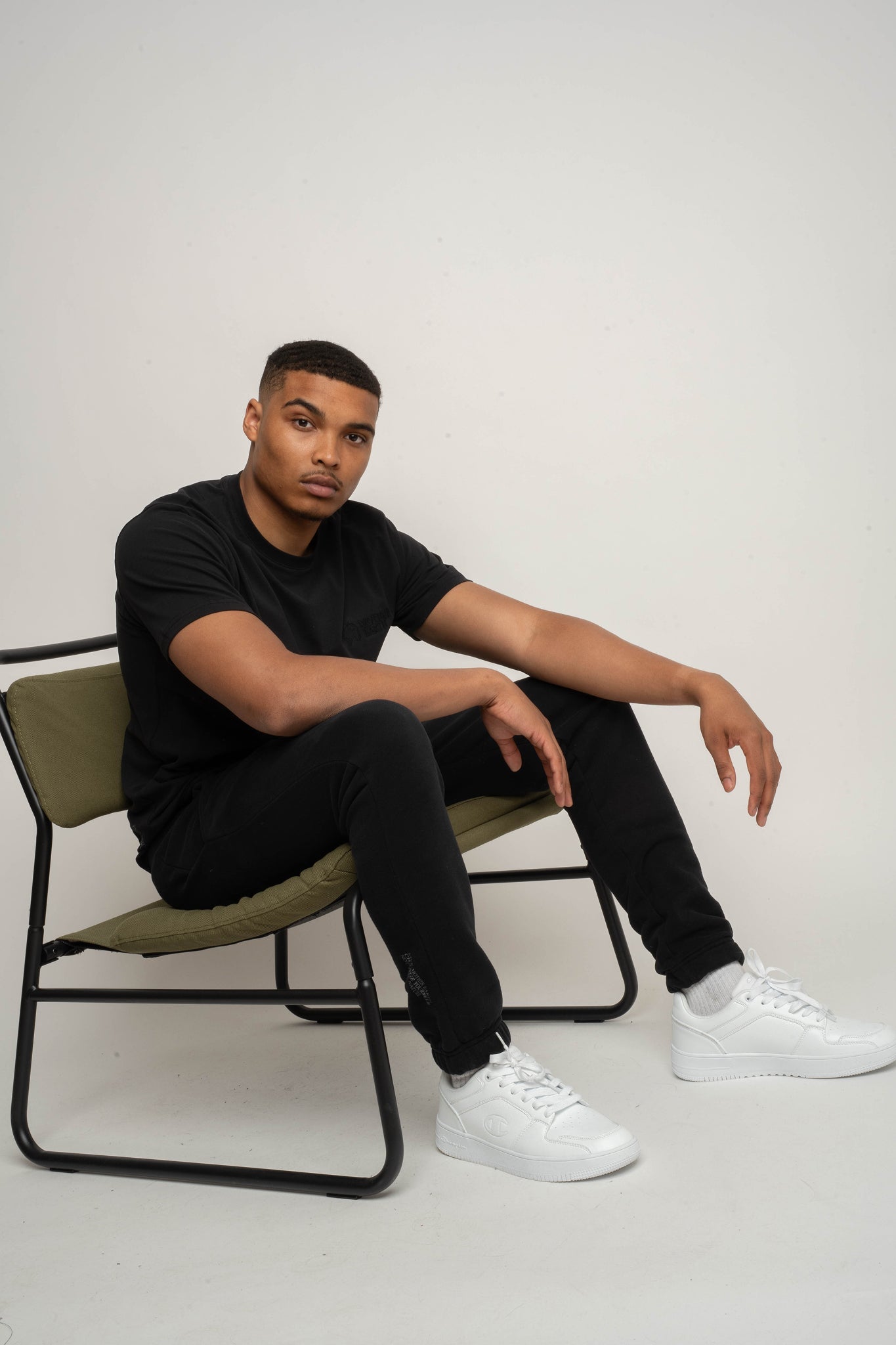 T-SHIRT MĘSKI CZARNY - EVEREST