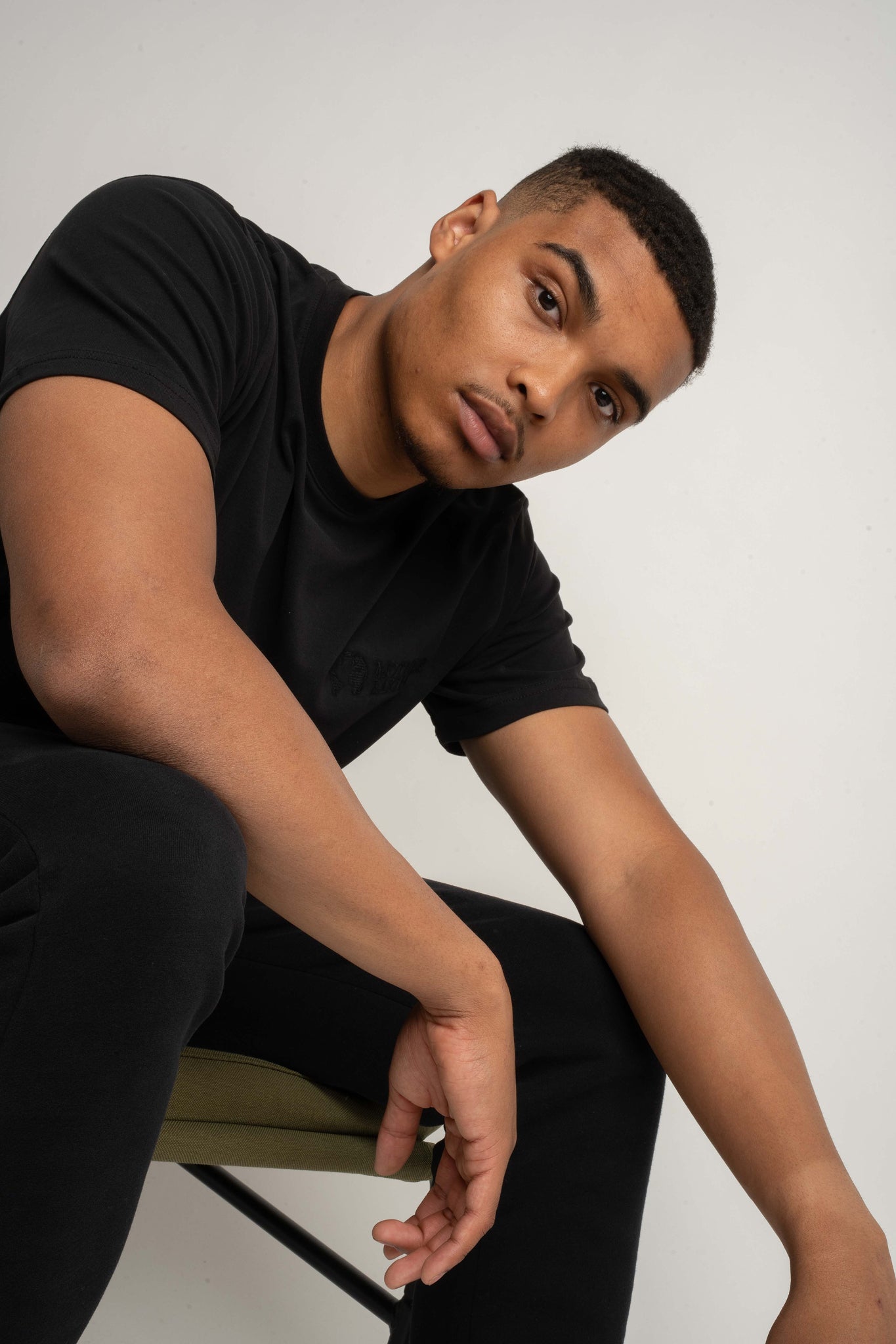 T-SHIRT MĘSKI CZARNY - EVEREST