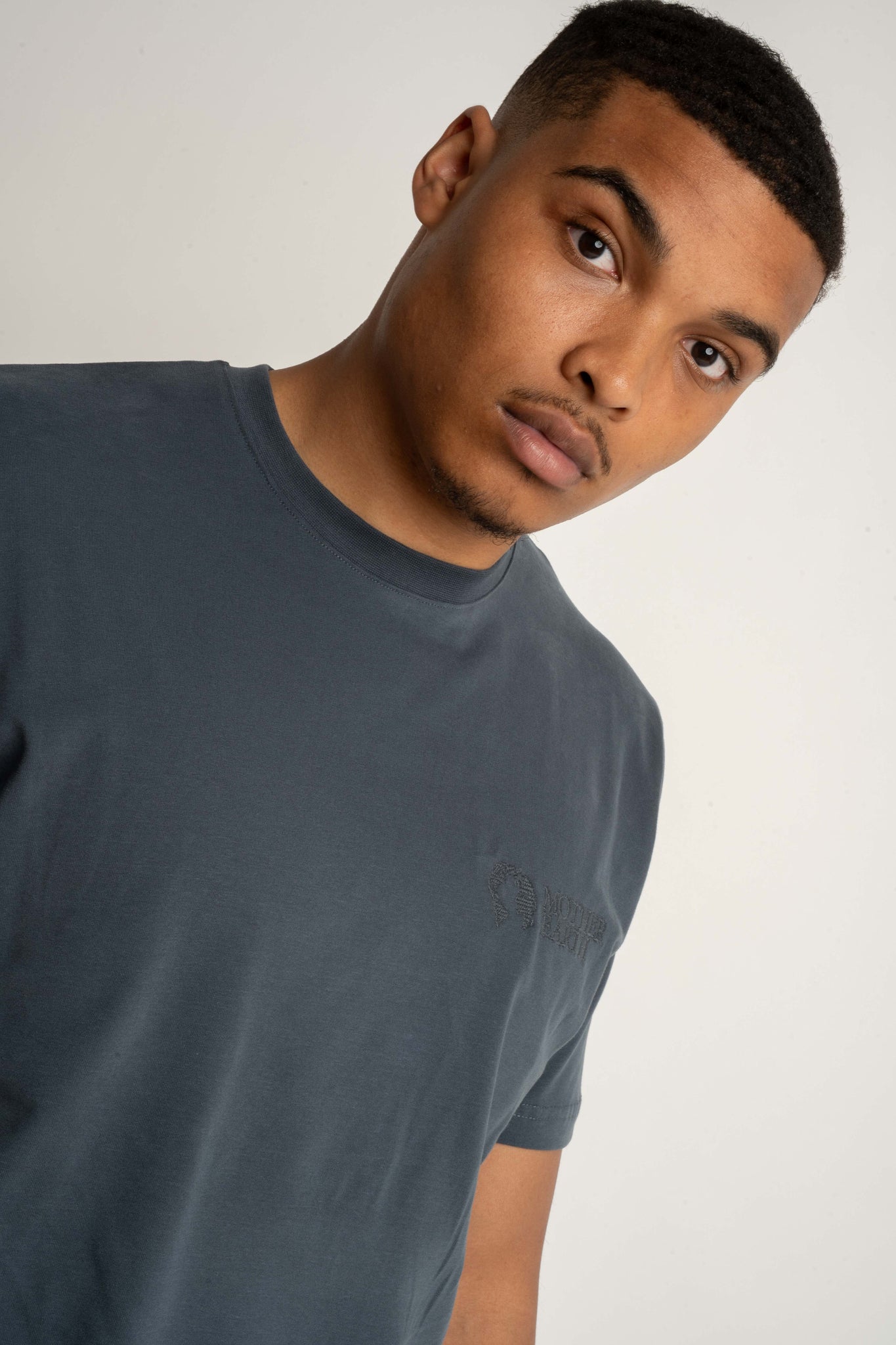 T-SHIRT MĘSKI GRAFITOWY - EVEREST