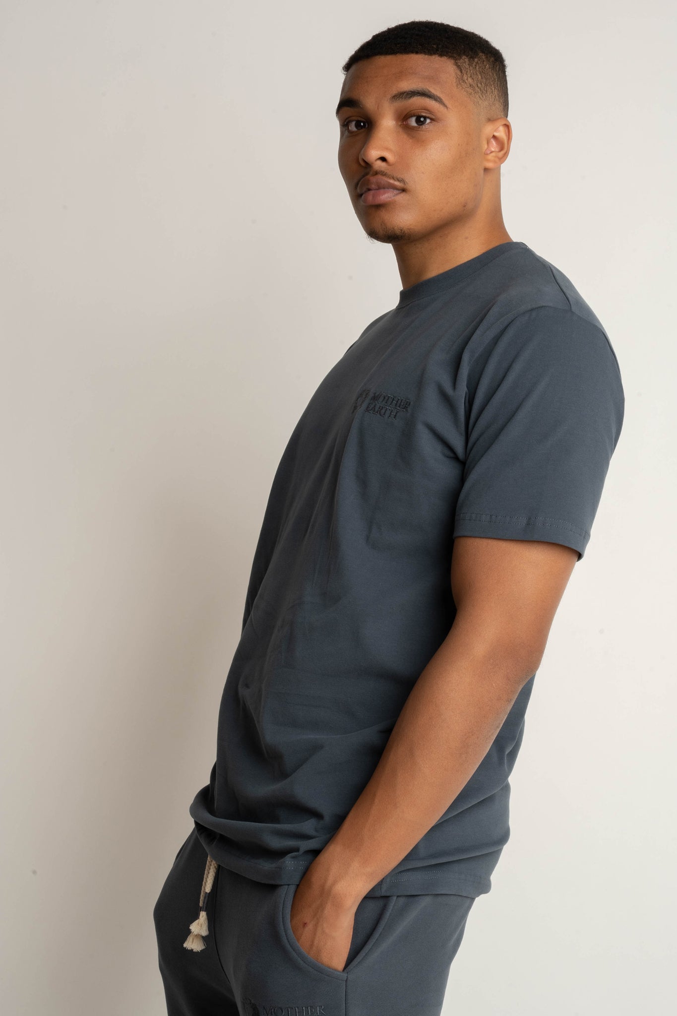 T-SHIRT MĘSKI GRAFITOWY - EVEREST