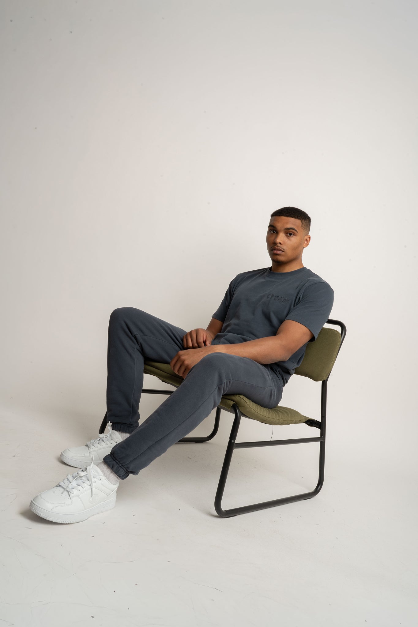 T-SHIRT MĘSKI GRAFITOWY - EVEREST