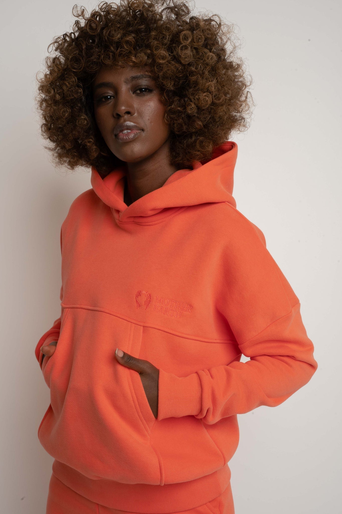 BLUZA Z KAPTUREM POMARAŃCZOWA - MURIA
