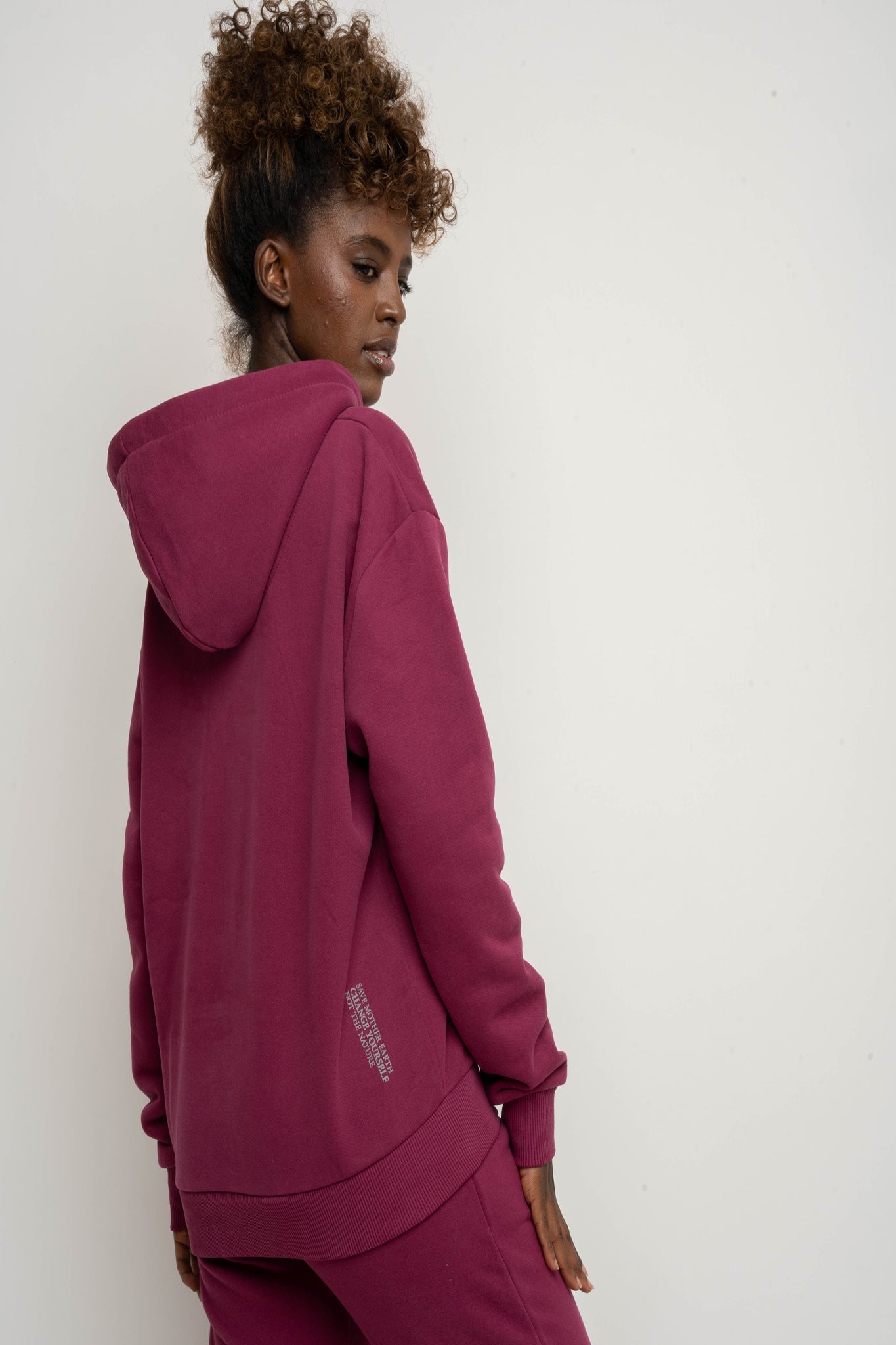 BLUZA Z KAPTUREM BURGUNDOWA - MOHELI