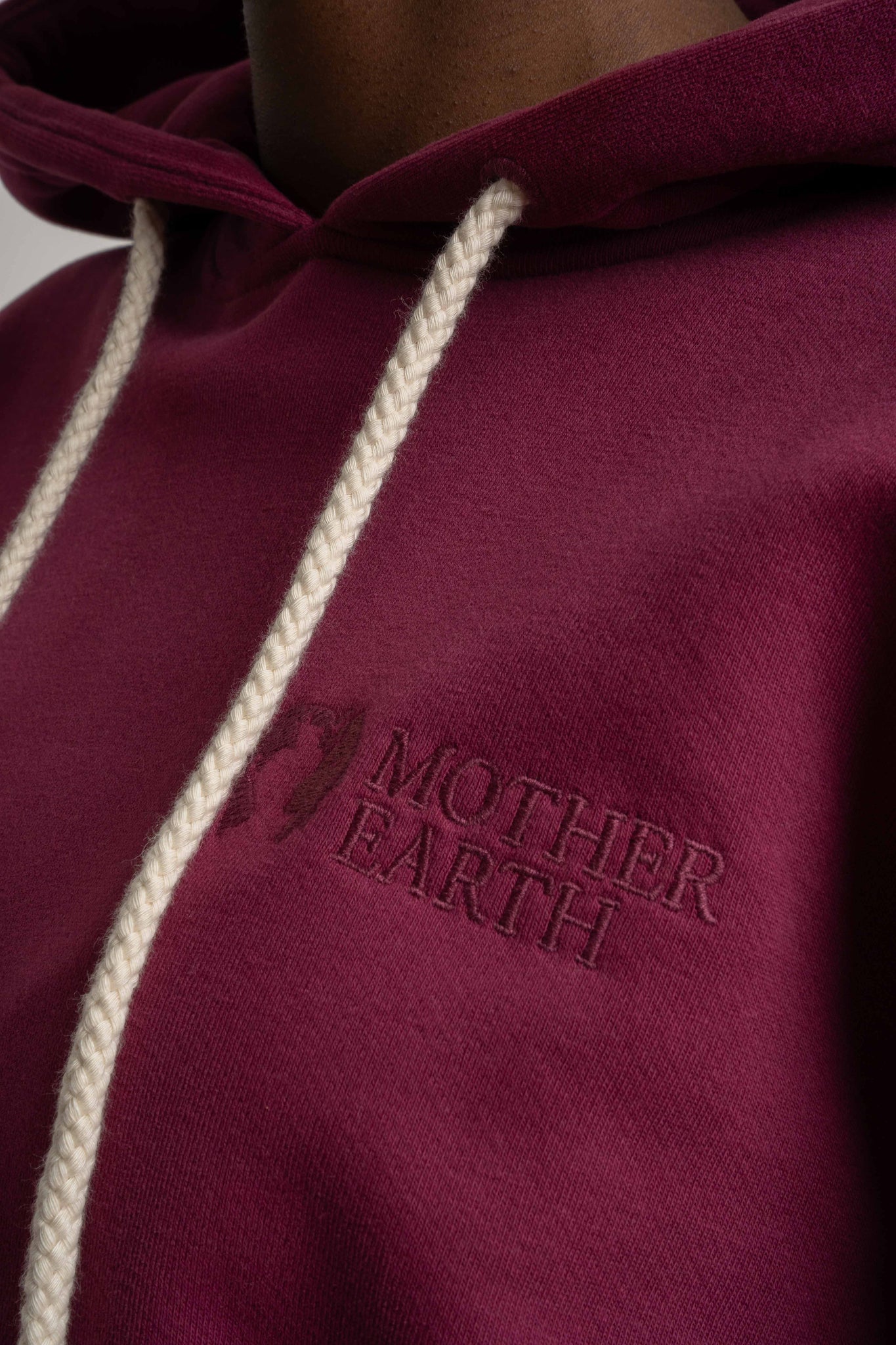 BLUZA Z KAPTUREM BURGUNDOWA - MOHELI