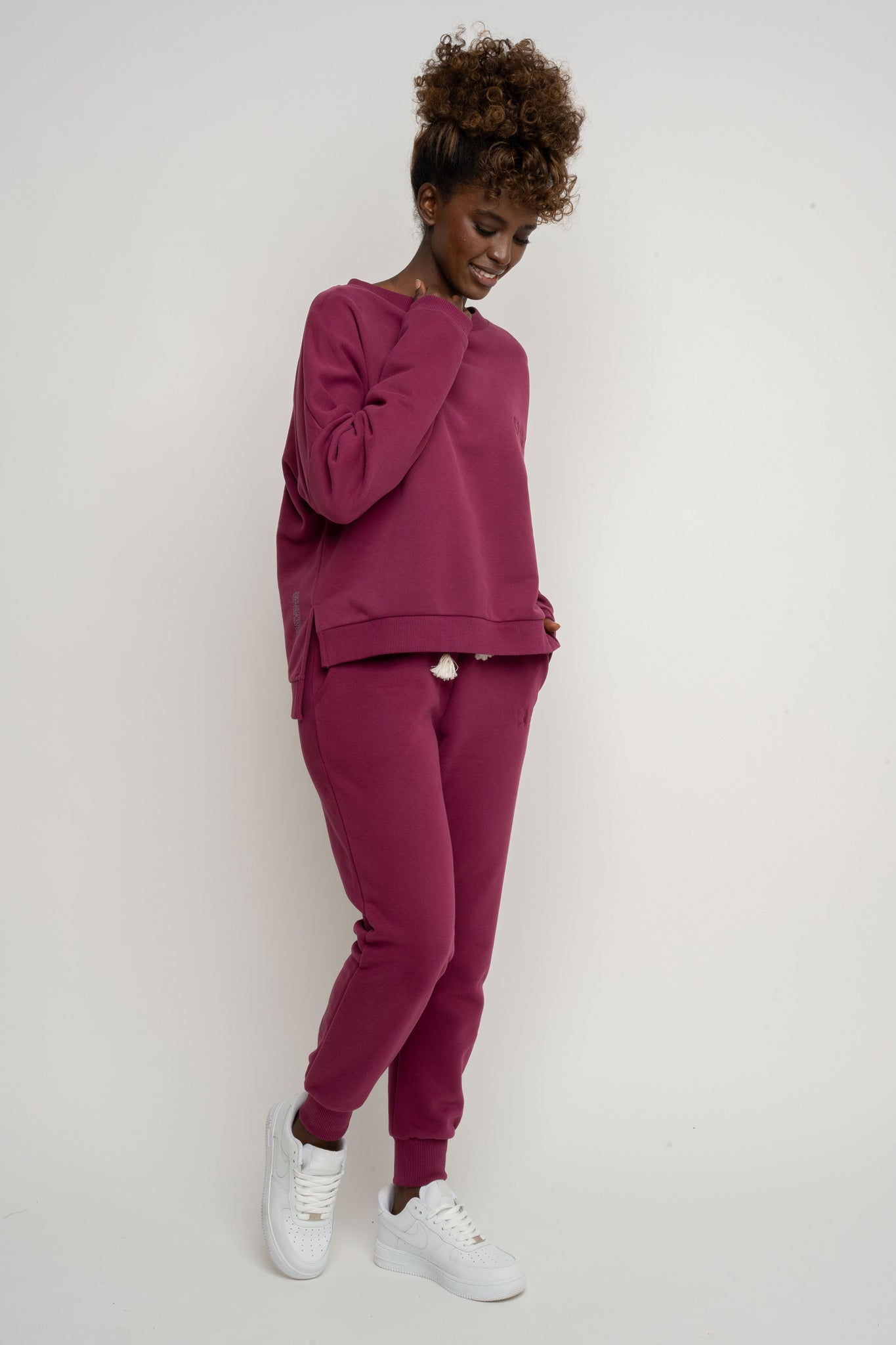 BLUZA O KROJU REGULAR FIT Z DŁUŻSZYM TYŁEM BURGUNDOWY - COOK