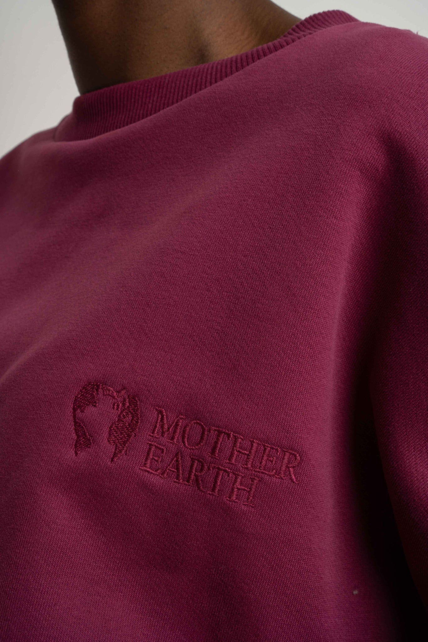 BLUZA O KROJU REGULAR FIT Z DŁUŻSZYM TYŁEM BURGUNDOWY - COOK