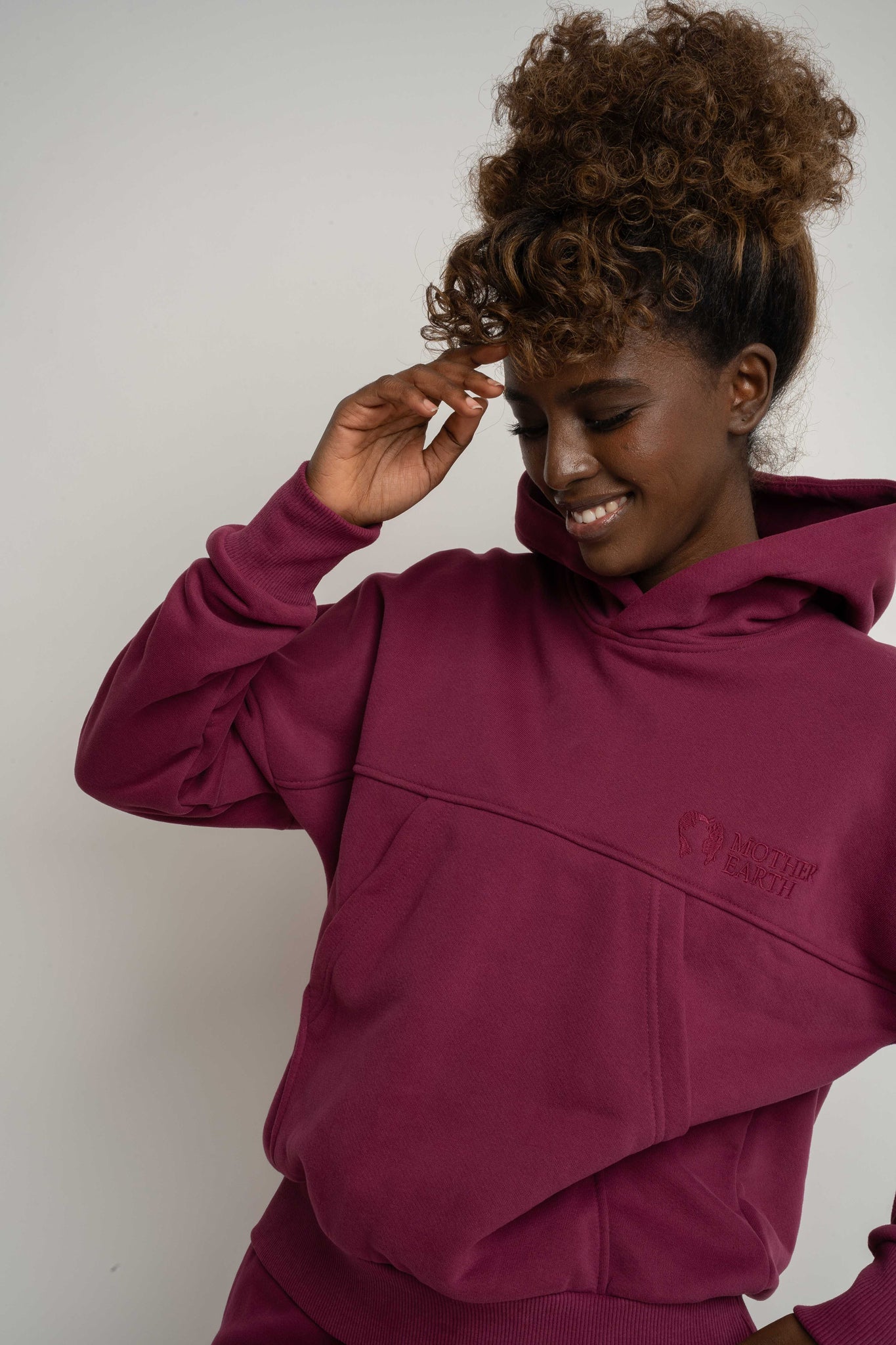 BLUZA Z KAPTUREM BURGUNDOWA - MURIA