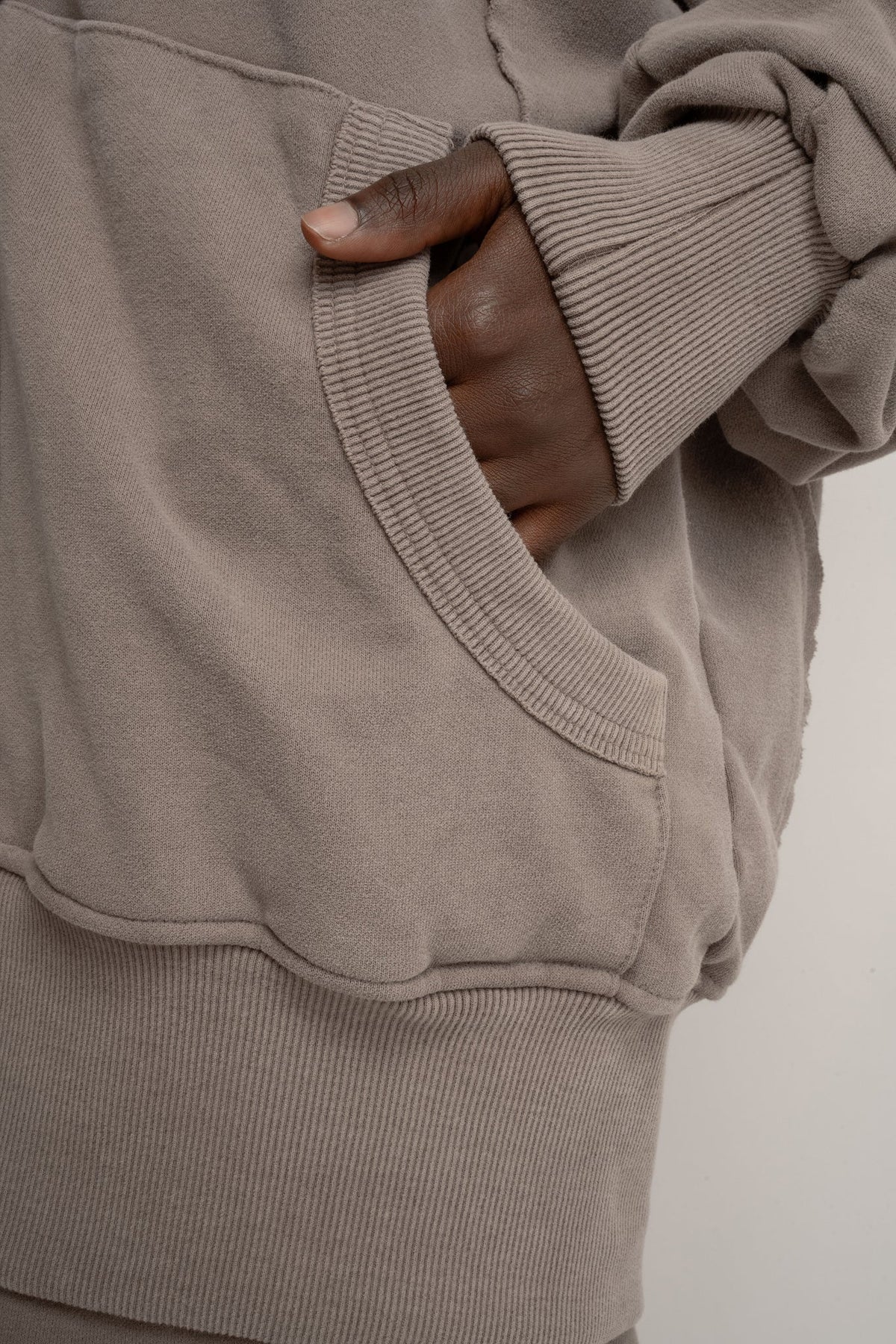 WOMEN'S LONG ZIP-UP HOODIE WITH WASHED EFFECT MOCCA - SENJA