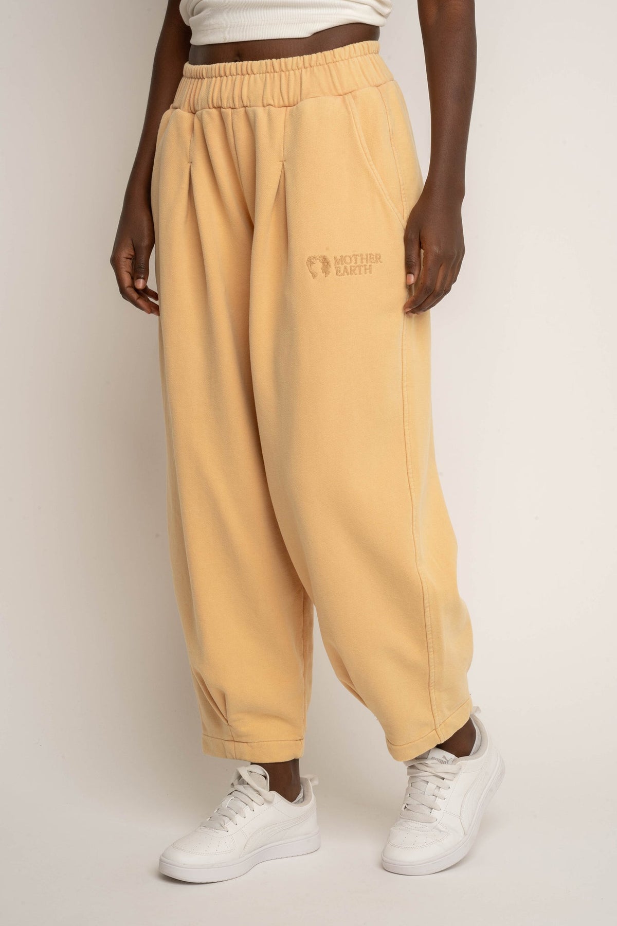 WASHED MUSTARD BALLOON FIT JOGGERS - RIBE PETIT