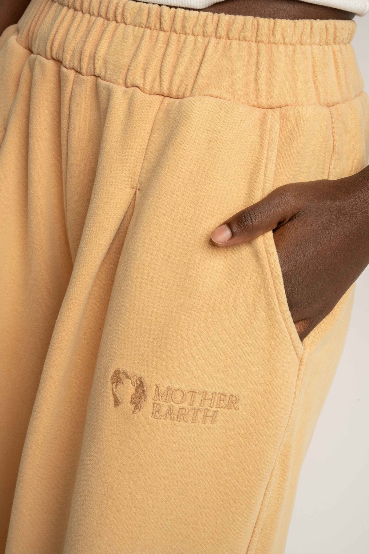 WASHED MUSTARD BALLOON FIT JOGGERS - RIBE PETIT