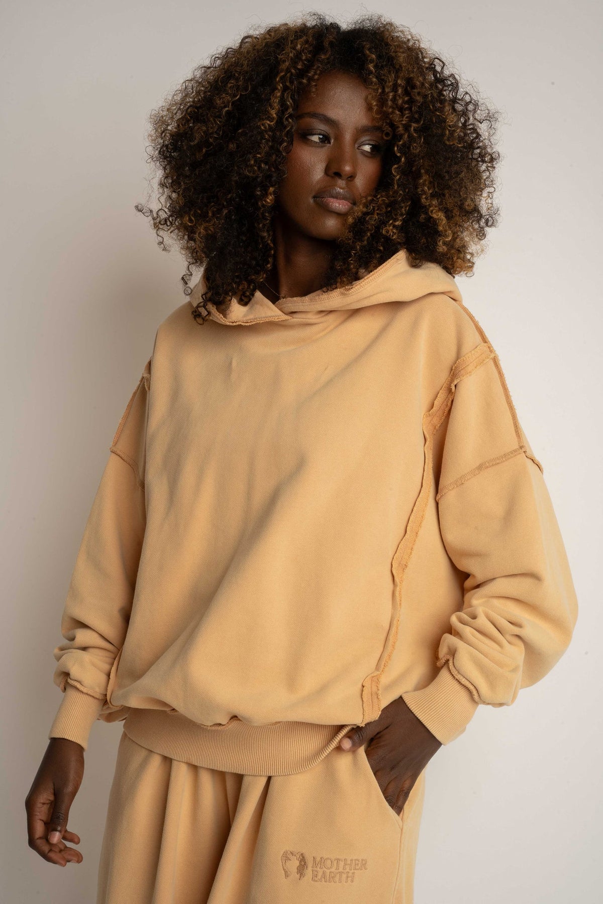 BLUZA OVERSIZE Z EFEKTEM WASHED MUSZTARDOWA - OSLO