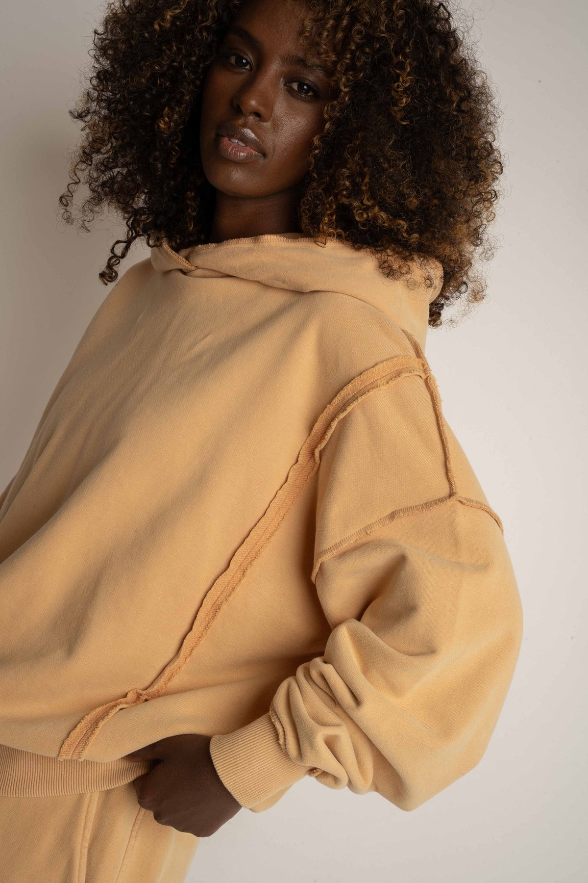 BLUZA OVERSIZE Z EFEKTEM WASHED MUSZTARDOWA - OSLO