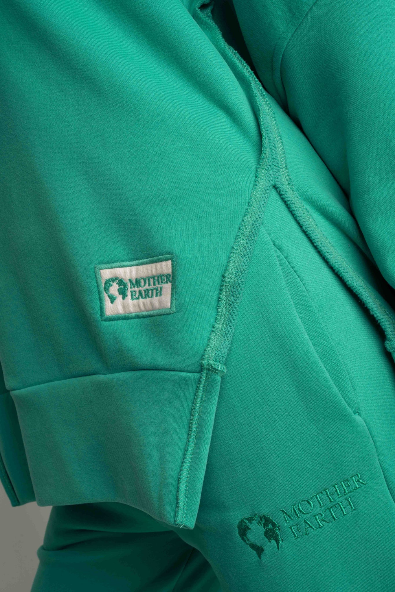 bluza damska z kapturem.