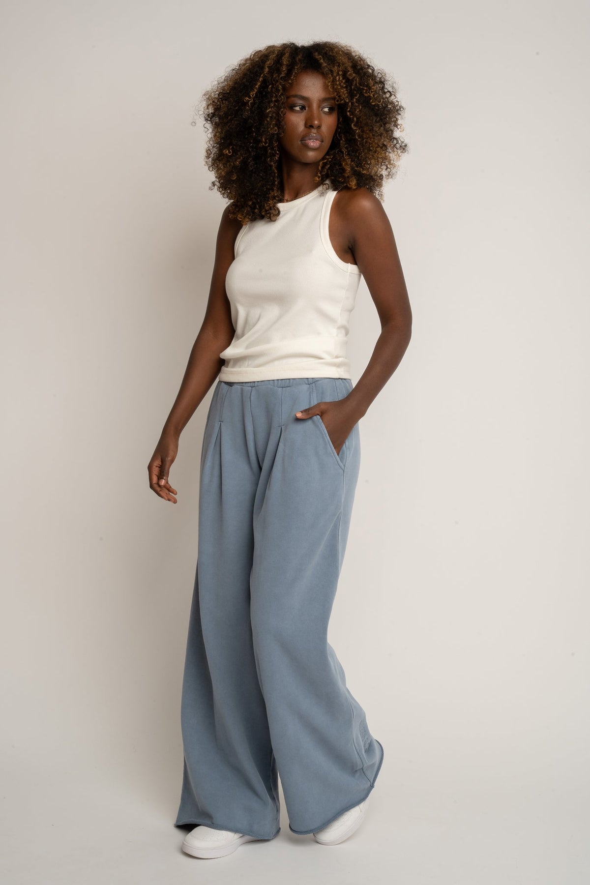 BLUE WASHED WIDE LEG SWEATPANTS - ESBJERG