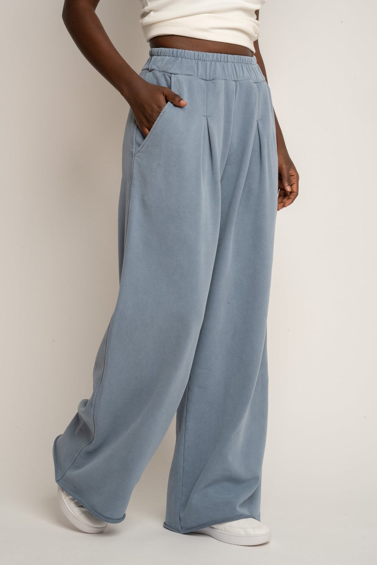 BLUE WASHED WIDE LEG SWEATPANTS - ESBJERG