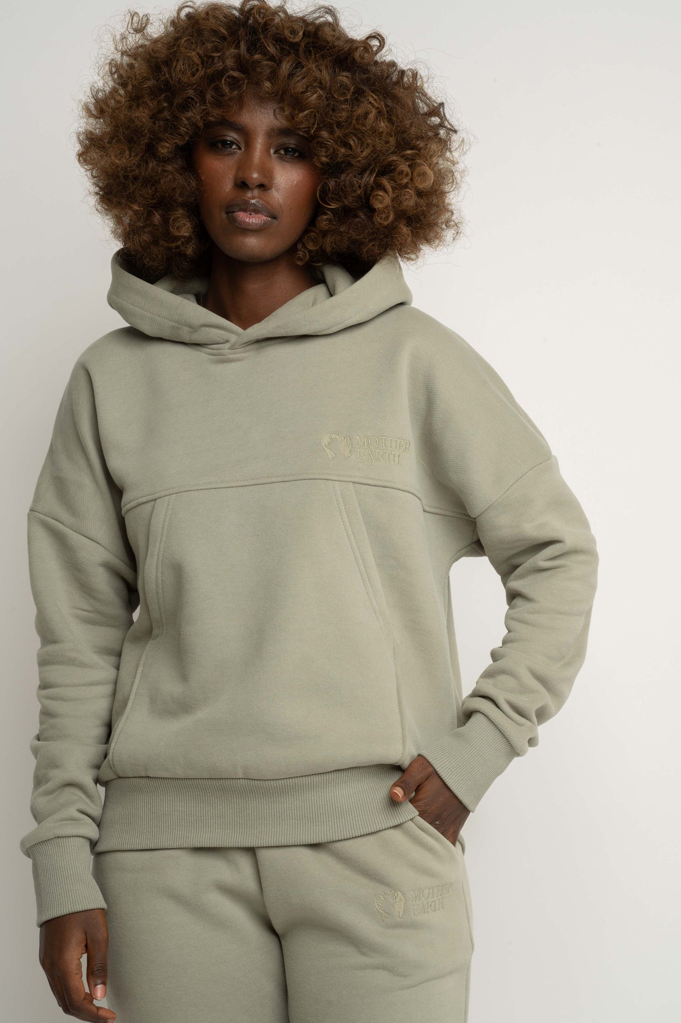 BLUZA Z KAPTUREM OLIWKOWA - MURIA