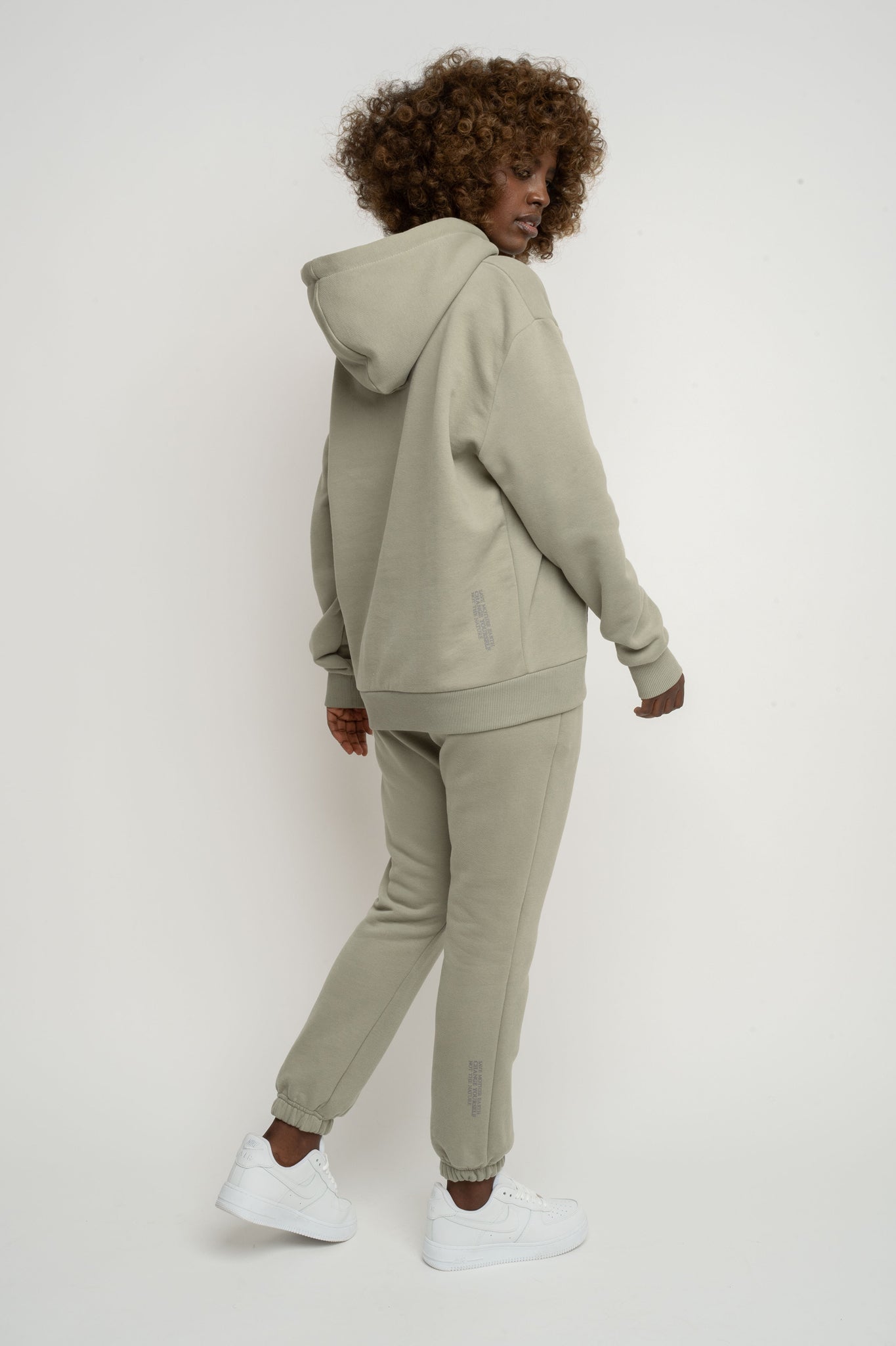 BLUZA Z KAPTUREM OLIWKOWA - MOHELI