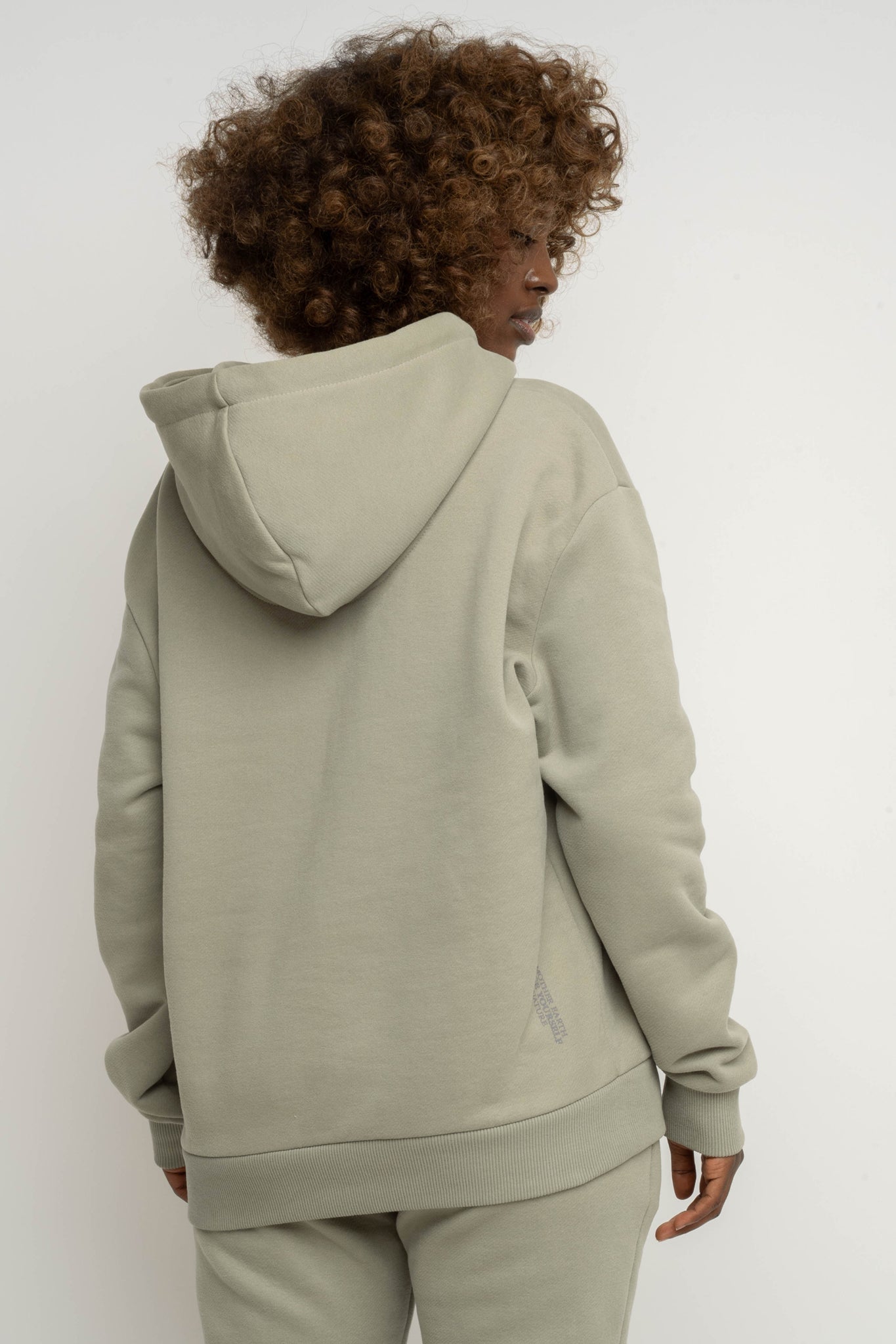 BLUZA Z KAPTUREM OLIWKOWA - MOHELI