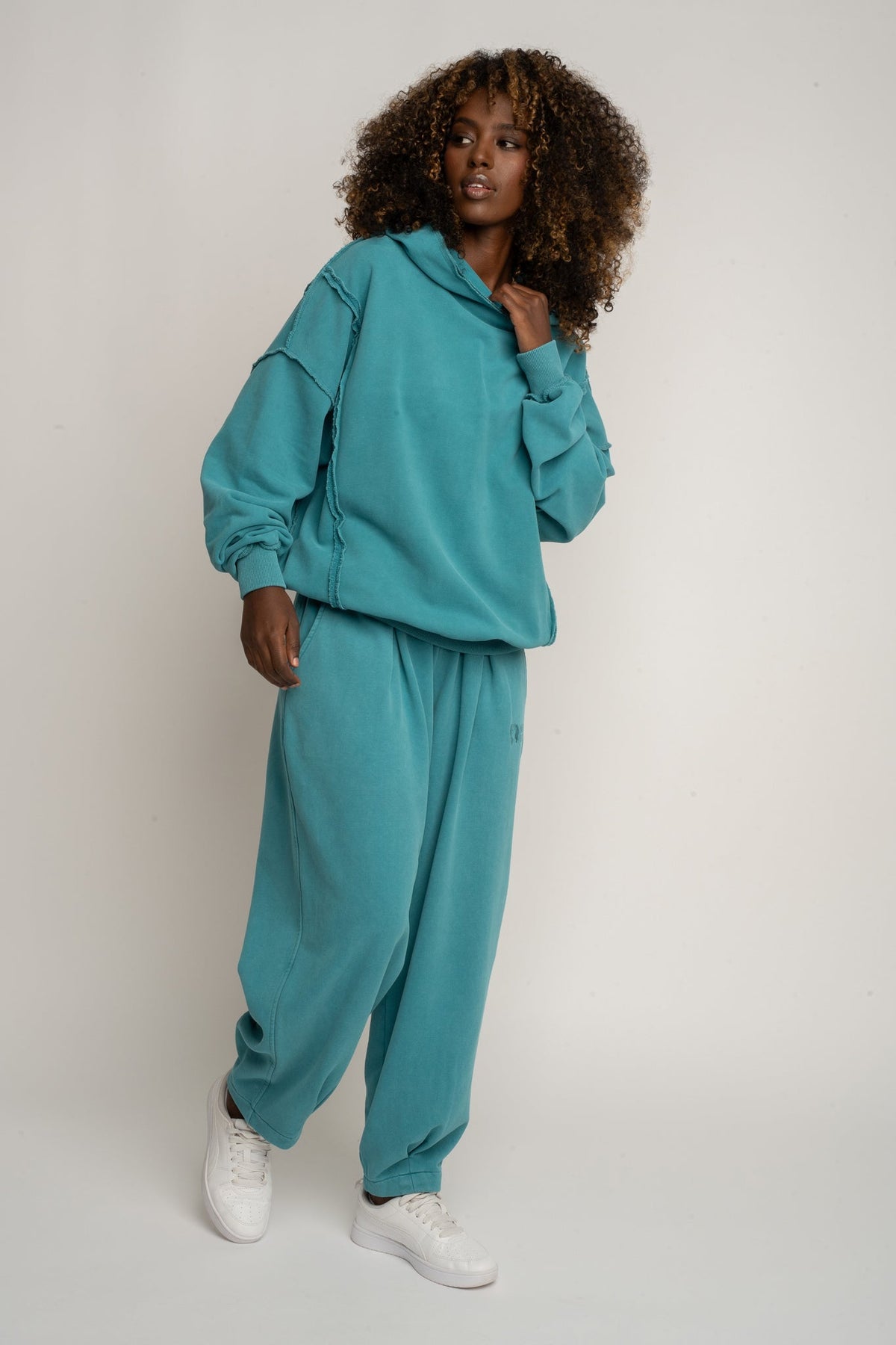 BLUZA OVERSIZE Z EFEKTEM WASHED  TURKUSOWA - OSLO