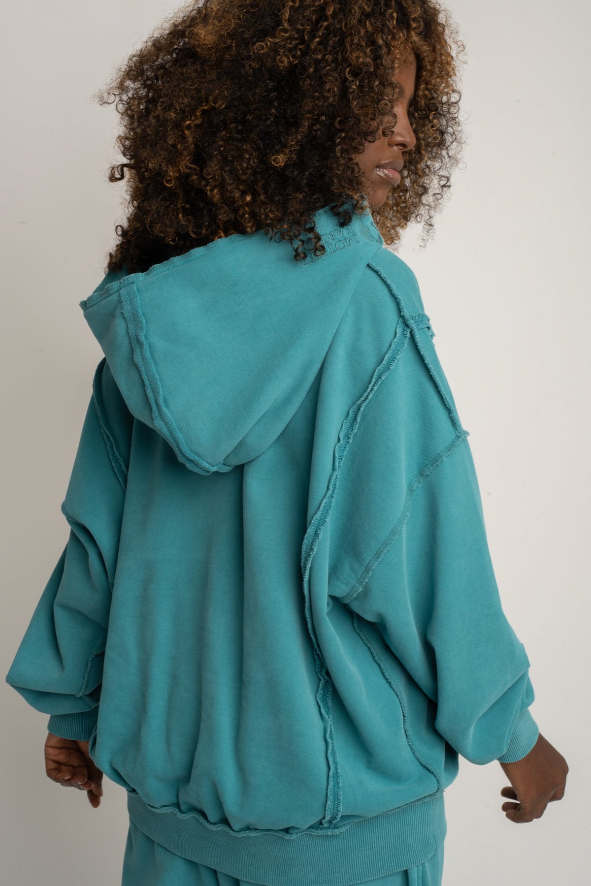 BLUZA OVERSIZE Z EFEKTEM WASHED  TURKUSOWA - OSLO